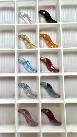 6525 19mm Crystal (001) - S Şeklinde Şeffaf Kolye Ucu