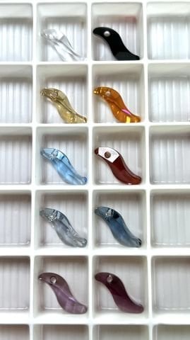 6525 19mm Crystal Blue Shade (001BLSH) - S Shaped Ice Blue Pendant