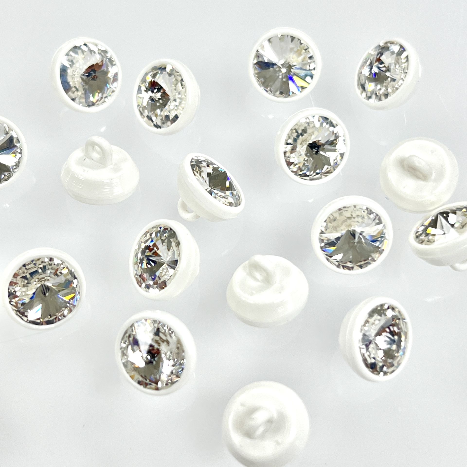 1770/139 White Plastik Çerçeveli Swarovski Kristali (001)