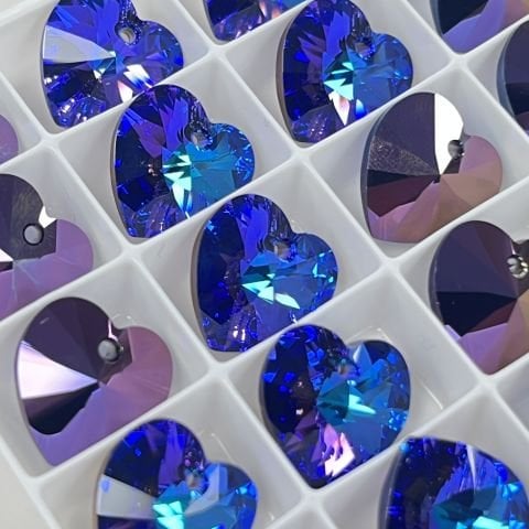 Swarovski 6228 Kalp 18mm Crystal Heliotrope (001HEL) - Derin Lacivert Mor Renkli Efektli Kolye Ucu