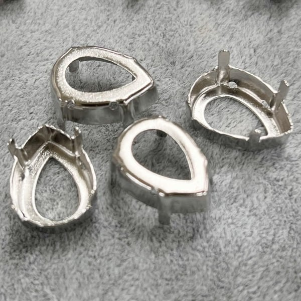 JOSEF BERGS 14X10mm Damla - 4 Delikli Yuva - Beyaz Kaplamalı
