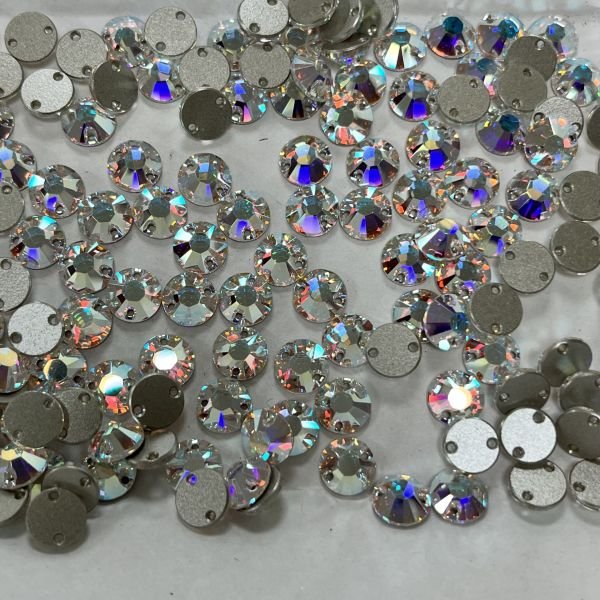 3204 8mm Crystal Aurora Boreale (001AB) F - Janjan Yuvarlak İki Delikli Dikme Taş