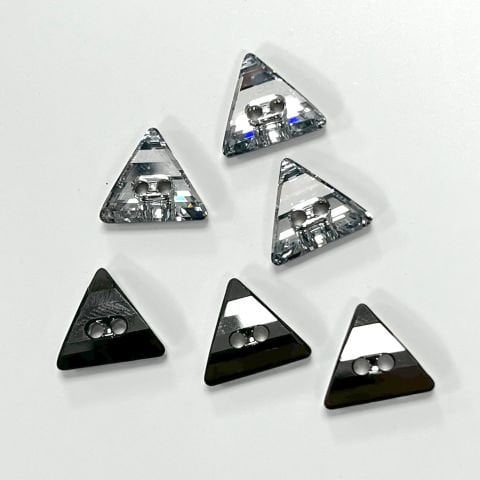 3038 12mm Crystal (001) - Üçgen Şekilli Metalik Foyalı Beyaz Düğme