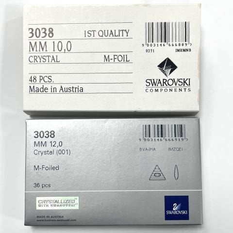 3038 12mm Crystal (001) - Üçgen Şekilli Metalik Foyalı Beyaz Düğme