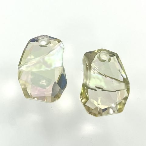 Swarovski 6191 Divine Rock 27mm Luminous Green (001LUMG) - Çok Kesimli Açık Yeşil Kolye Ucu