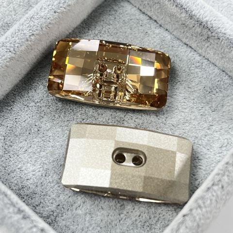 Swarovski 3093 Düğme 21x11mm Light Colorado Topaz (246) M - Açık Kahverengi Dikdörtgen Şekilli İki Delikli Kristal Düğme
