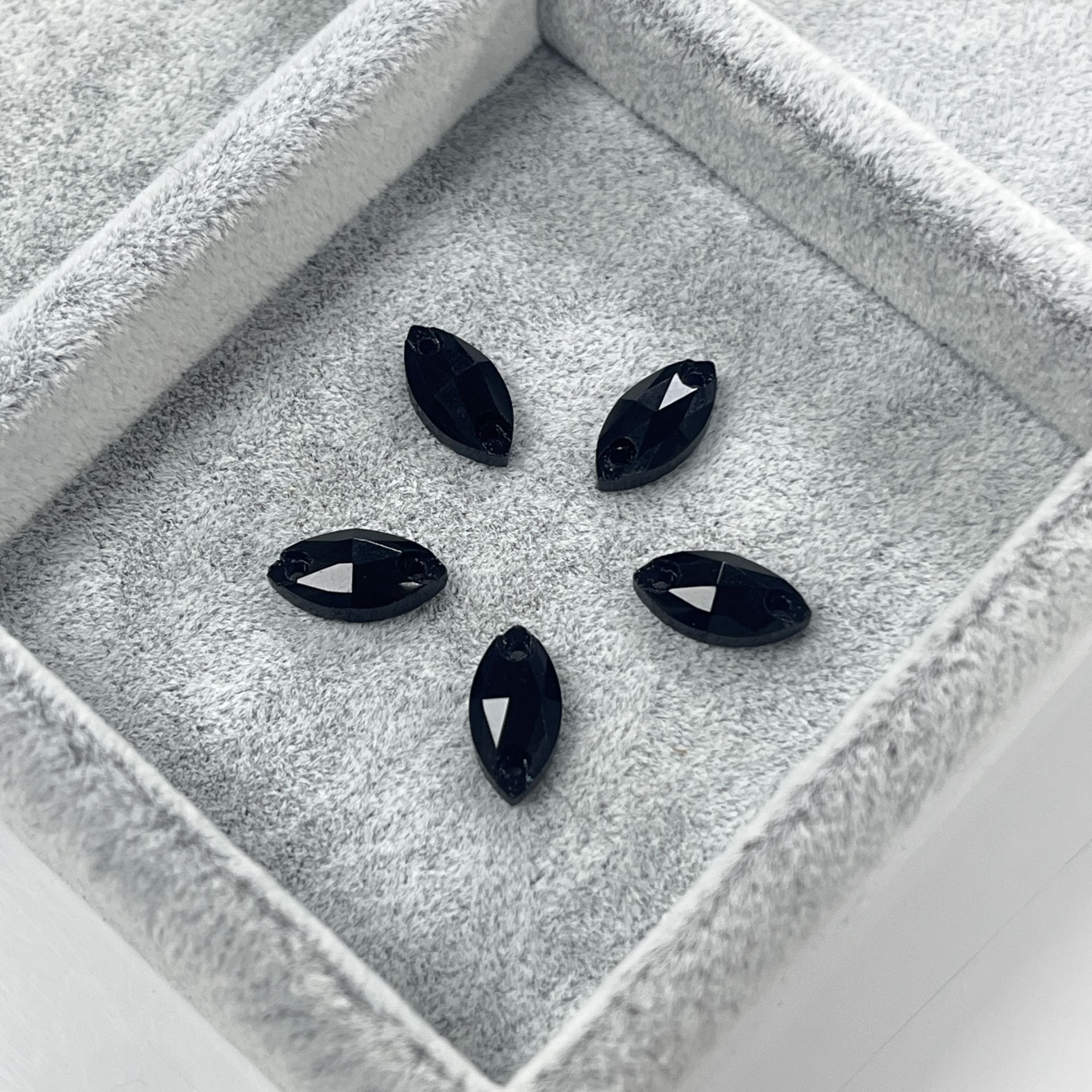 Mekik Şekilli 12x6mm Dikme Cam Taş Jet - Siyah Renkli