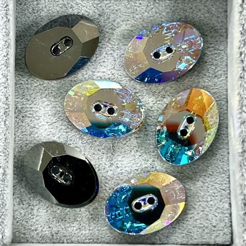 Swarovski 3026 Düğme 17x12mm Crystal Aurore Boreale (001AB) - Oval Janjan Efektli Ortadan Dikilebilir Düğme