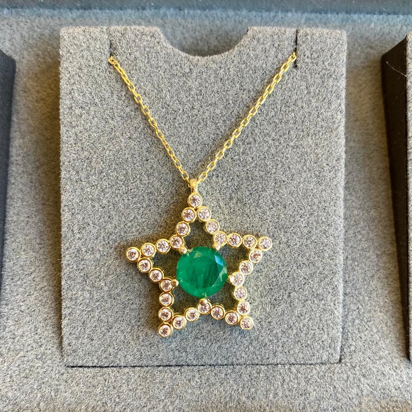 Emerald Yeşil Yıldız Kolye