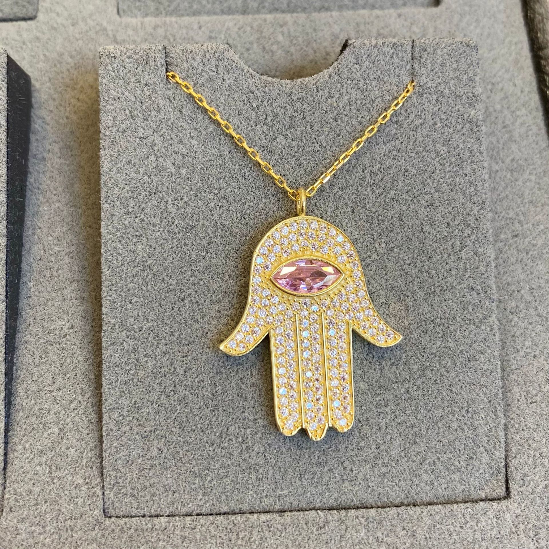 Fatma Ana Eli Hamsa Pembe Taşlı Gümüş Kolye
