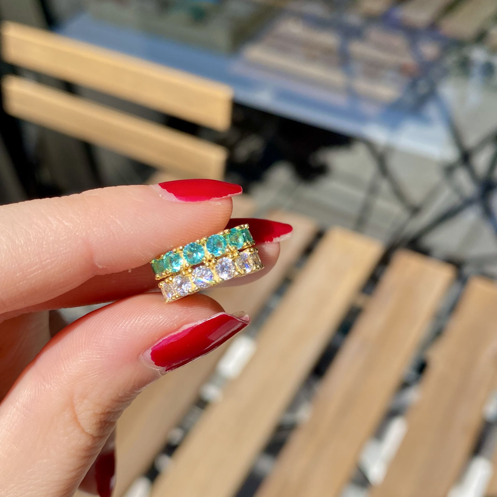 Turkaz ve Beyaz Taşlı Earcuff