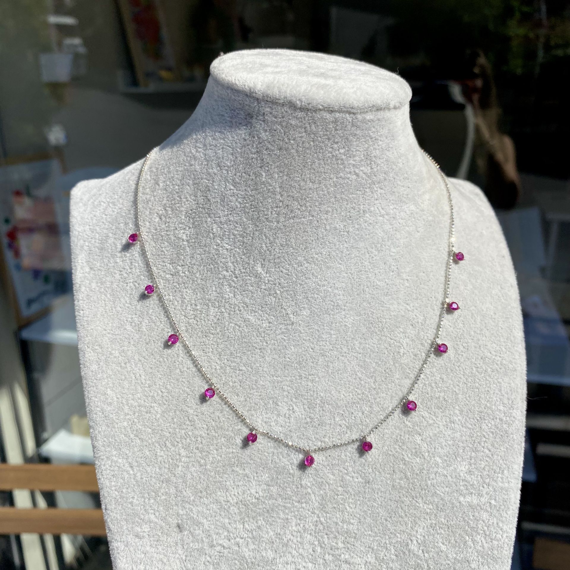 Pembe Taşlı Sıra Kolye Silver