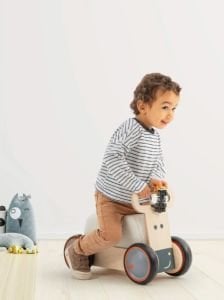 Mamatoyz DriveMe Soft İnek Figürlü Ahşap Yürüteç & Oyuncak Deposu