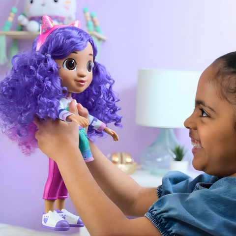 Gabby’s Dollhouse Sesli Şarkı Söyleyebilen Gabby 30 cm