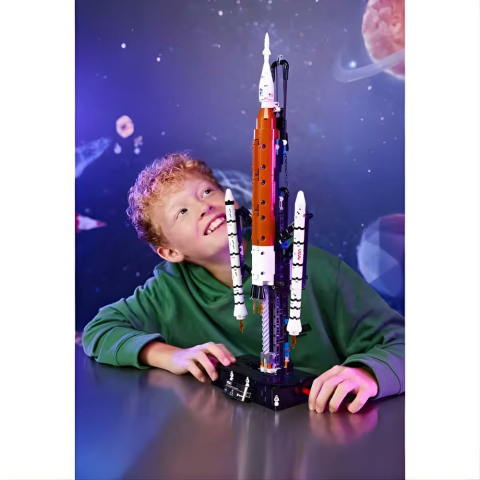 LEGO Technic NASA Artemis Uzay Fırlatma Sistemi Roketi 42221