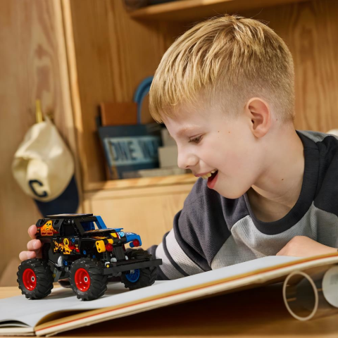 LEGO® Technic Monster Jam™ Grave Digger™ Ateş ve Buz 42219