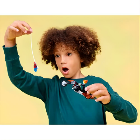 LEGO Marvel Örümcek Adam, Ghost Rider Motosikletine Karşı 76335