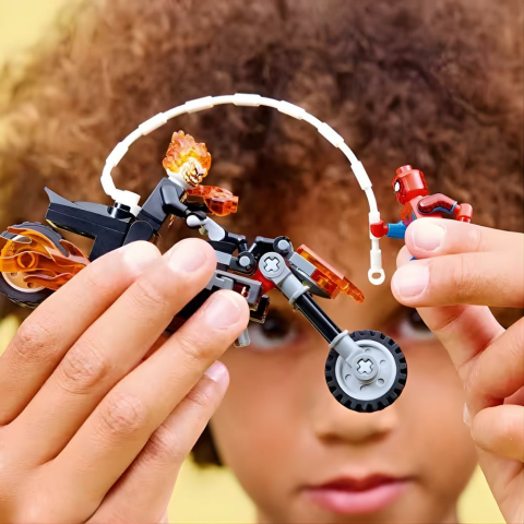 LEGO Marvel Örümcek Adam, Ghost Rider Motosikletine Karşı 76335