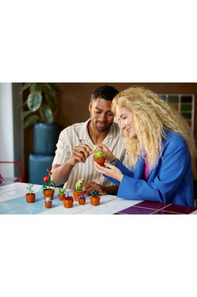 LEGO ICONS - 10329 Mini Bitkiler 758 Parça