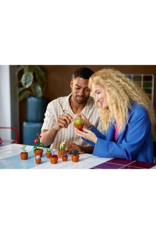 LEGO ICONS - 10329 Mini Bitkiler 758 Parça