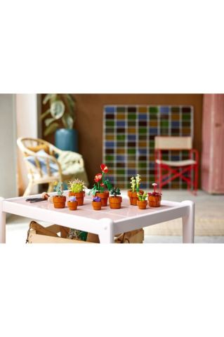 LEGO ICONS - 10329 Mini Bitkiler 758 Parça