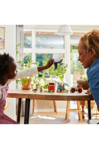 LEGO ® Jurassic World Yavru Dinozor Kurtarma Merkezi 76963 (139 Parça)