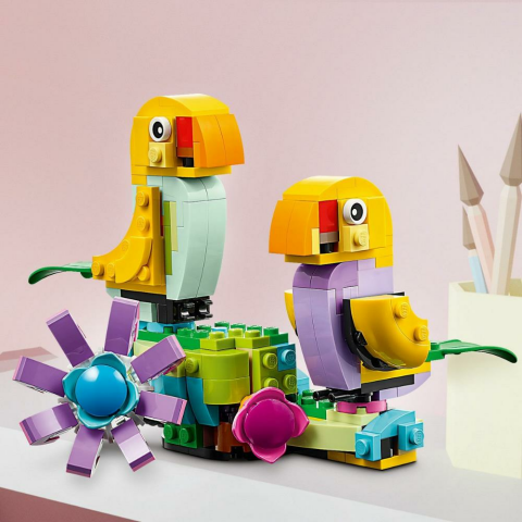 LEGO® Creator Sulama Kabında Çiçekler 31149