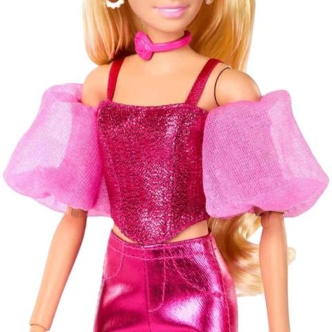 Barbie Deluxe Style Stil İkonu Bebek JFP40