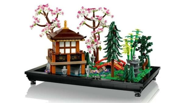 10315 LEGO® Icons Huzurlu Bahçe