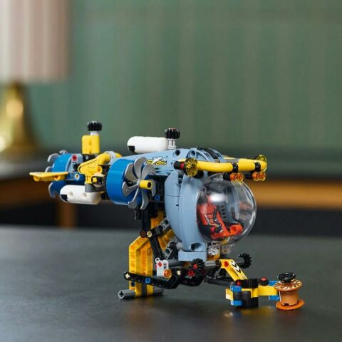 LEGO® Technic Derin Deniz Araştırma Denizaltısı Oyuncak Seti