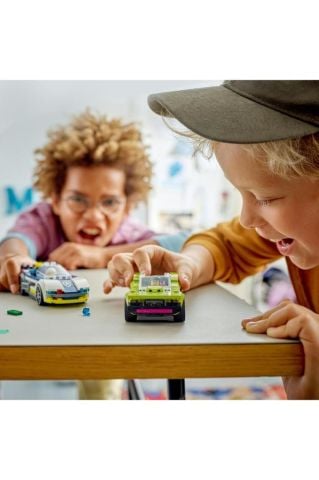 LEGO ® City Polis Arabası ve Spor Araba Takibi 60415 -  Yaratıcı Oyuncak Yapım Seti (213 Parça)