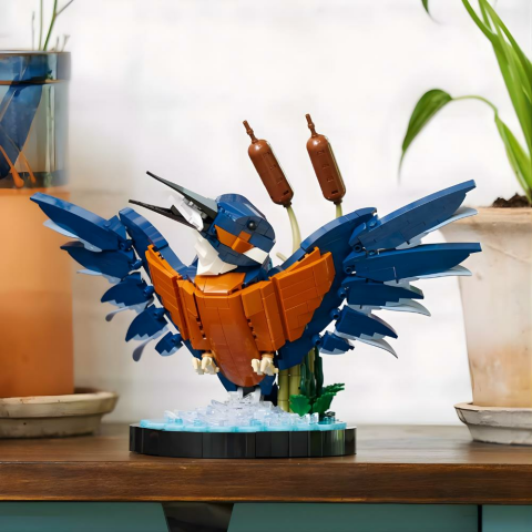 LEGO Icons Yalıçapkını Kuşu 10331 - Kuş Sever Yetişkinler için Koleksiyonluk, Sergilenebilir Yaratıcı Model Yapım Seti (834 Parça)