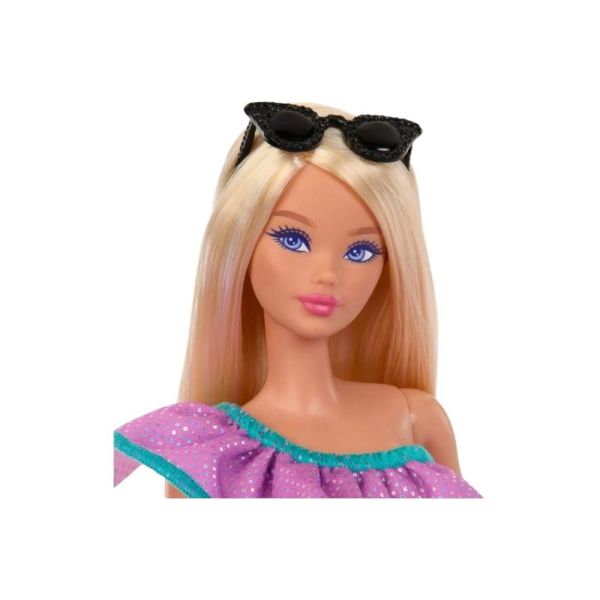 Moda Bebek, Kıyafetleri ve Akseasuarları