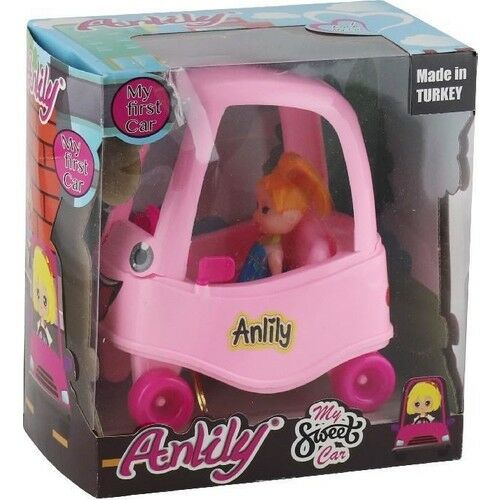 Minik Anlily Tombul Arabasıyla Gezinti Zamanı