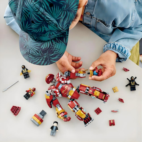 LEGO Marvel Hulkbuster: Wakanda Savaşı 76247