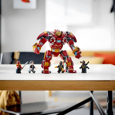LEGO Marvel Hulkbuster: Wakanda Savaşı 76247