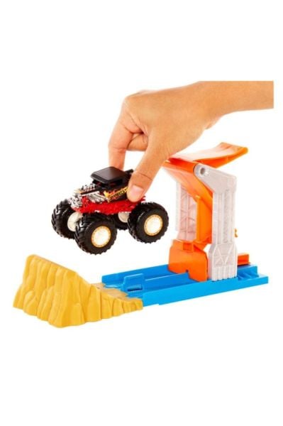 Hot Wheels Trucks Fırlat Ve Çarpış Oyun Seti Gvk08