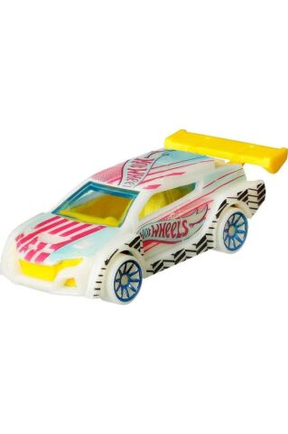 Hot Wheels Karanlıkta Parlayan Araçlar Paketi HCB57