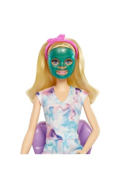 Barbie Işıltı Dolu Spa Günü Oyun Seti HCM82