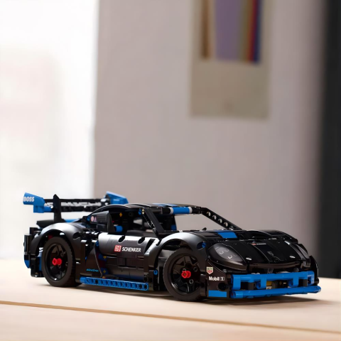 LEGO Technic Porsche GT4 e-Performance Yarış Arabası 42176 – 10 Yaş ve Üzeri Çocuklar İçin Oyuncak Uzaktan Kumandalı Araba Yapım Seti (834 Parça)