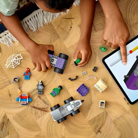 LEGO Marvel Spidey ve İnanılmaz Arkadaşları Hulk, Gergedan Kamyona Karşı 10782 - 4 Yaş ve Üzeri için Oyuncak Yapım Seti (110 Parça)