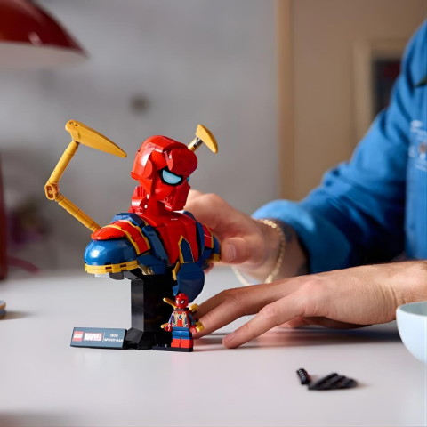 LEGO Marvel Iron Örümcek Adam Büstü 76326