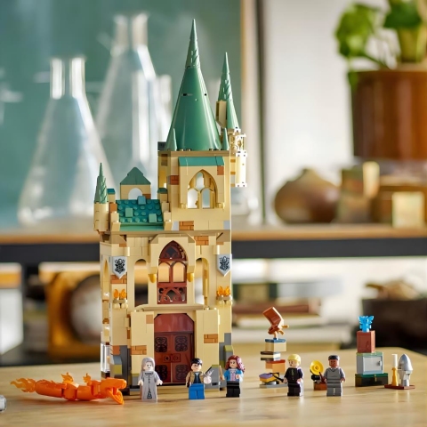 LEGO Harry Potter Hogwarts: İhtiyaç Odası 76413 - 8 Yaş ve Üzeri Harry Potter™ Hayranı Çocuklar için Yaratıcı Oyuncak Yapım Seti (587 Parça)