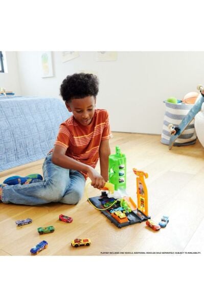 Hot Wheels Elektrikli Araç Şarj Istasyonu Oyun Seti Htn79