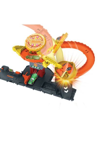 Hot Wheels Pizza Slam Cobra Attack , Snake Tail Spiral Track with Randomizer, 1 Vehicle in 1:64 Scale