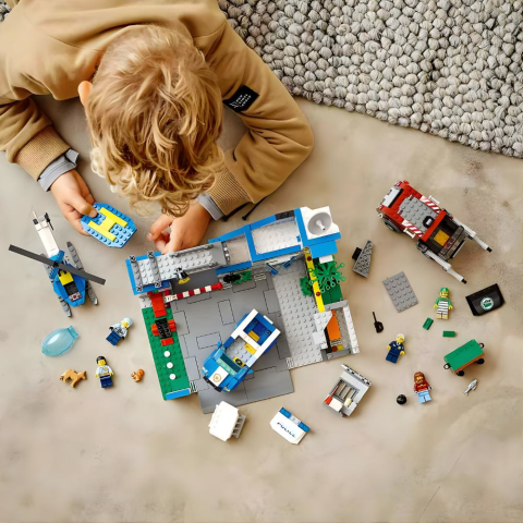 LEGO® City Polis Merkezi 60316 - 6 Yaş ve Üzeri Çocuklar için Yaratıcı Oyuncak Yapım Seti (668 Parça)