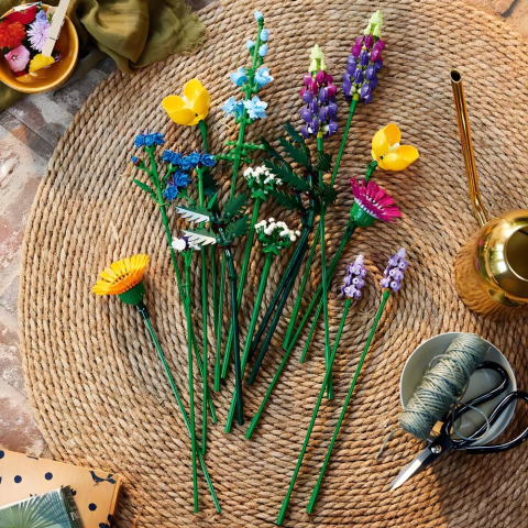 LEGO Icons Kır Çiçekleri Buketi 10313