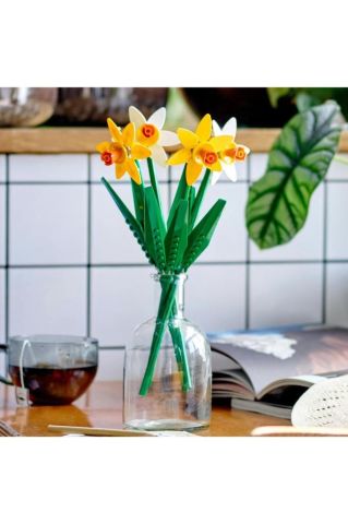 LEGO ® Iconic Nergis Kutlama Hediyesi 40747