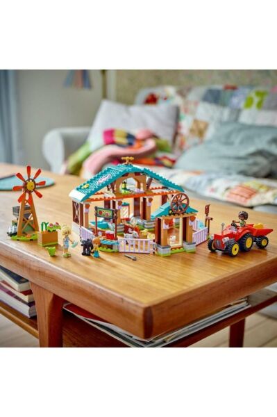 LEGO ® Friends Çiftlik Hayvanı Barınağı Oyuncağı 42617 (489 Parça)