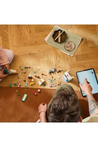 LEGO ® Disney Frozen Anna’nın Kızak Macerası 43256 - 4 Yaş ve Üzeri Yapım Seti (192 Parça)